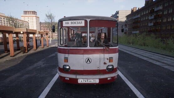 Red Passport: Ticket to Russia - Old Novosibirsk Bus screenshot 2